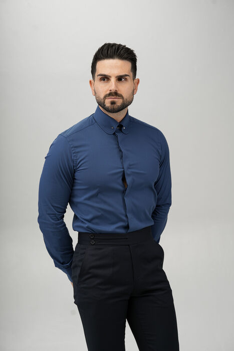 Camisa com Barra no Colarinho