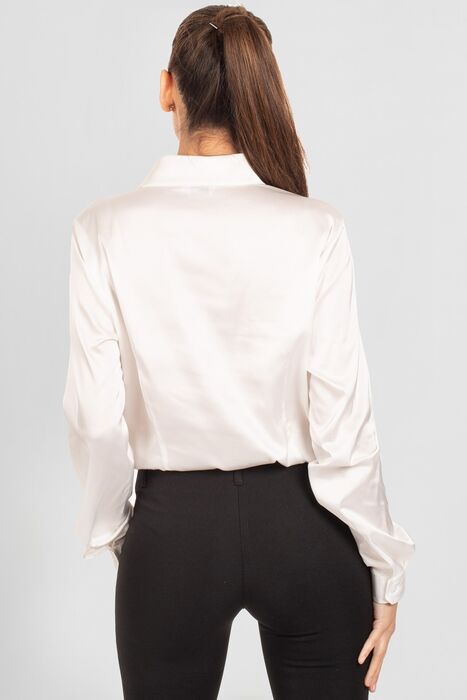 Blusa Branca Oriana em Cetim