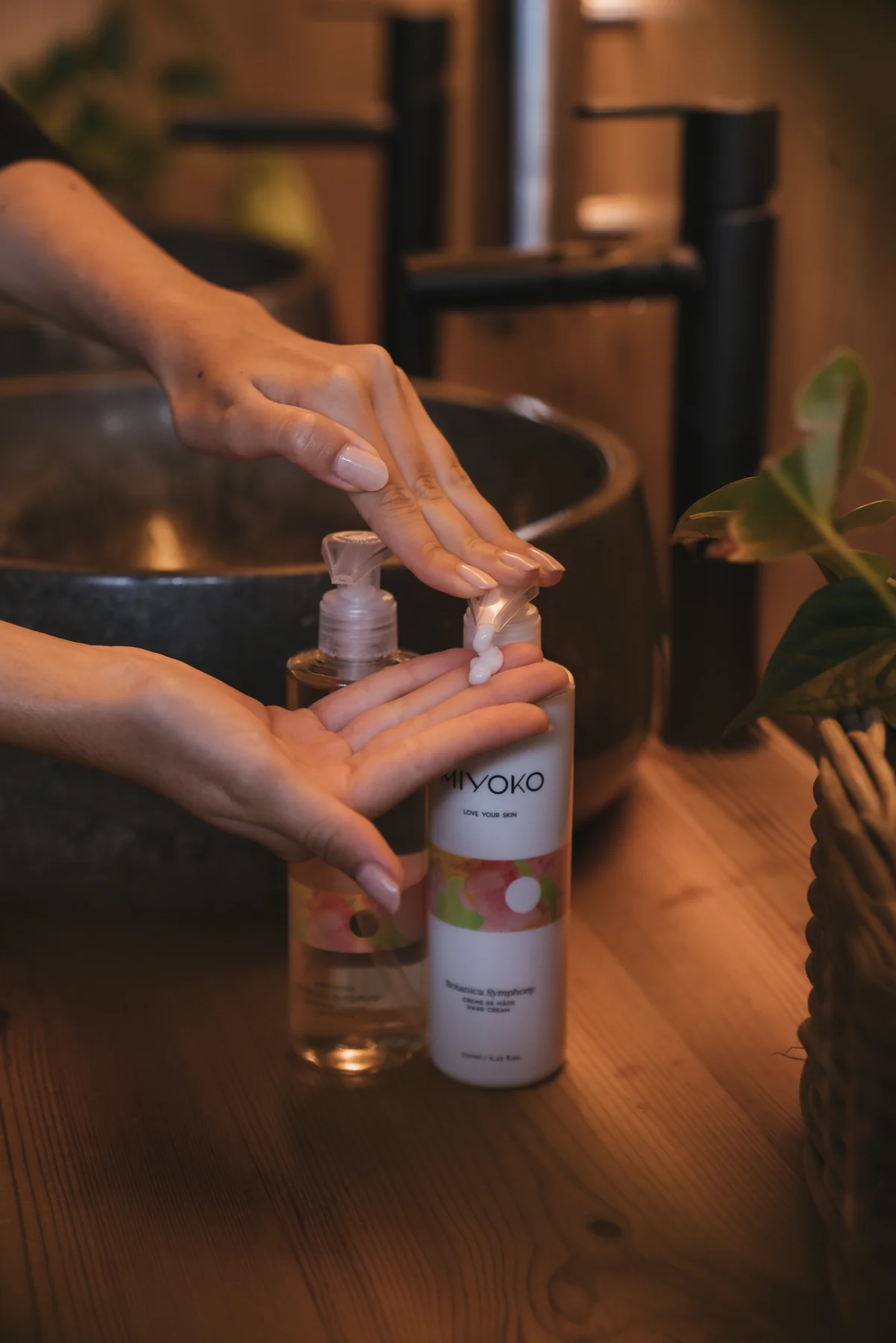 Creme de Mãos Botanica Symphony 250ml MIYOKO