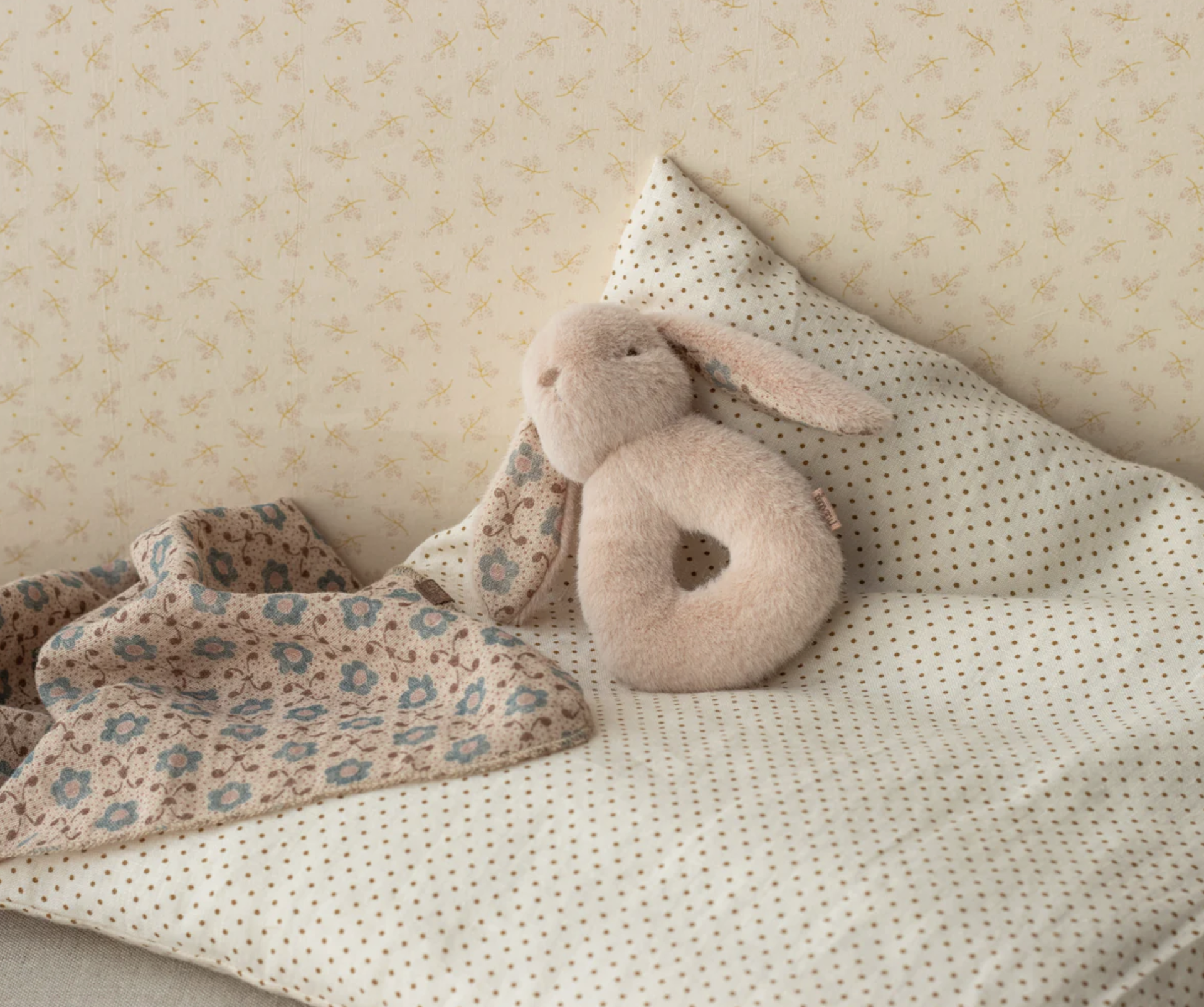  Conjunto de Coelhos com Guizos Rosa Pastel - Maileg 