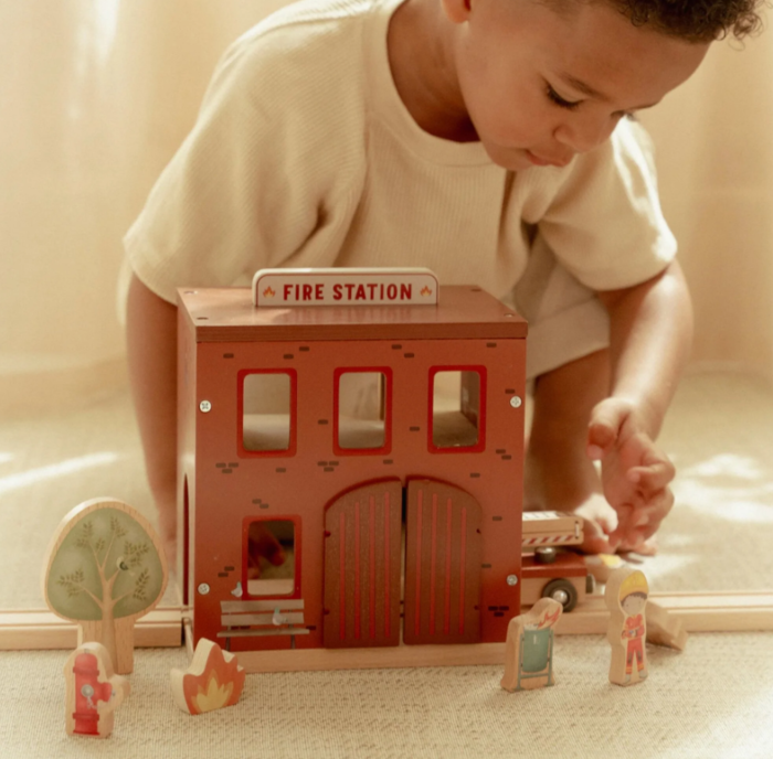 Quartel dos Bombeiros Red Essentials - Little Dutch