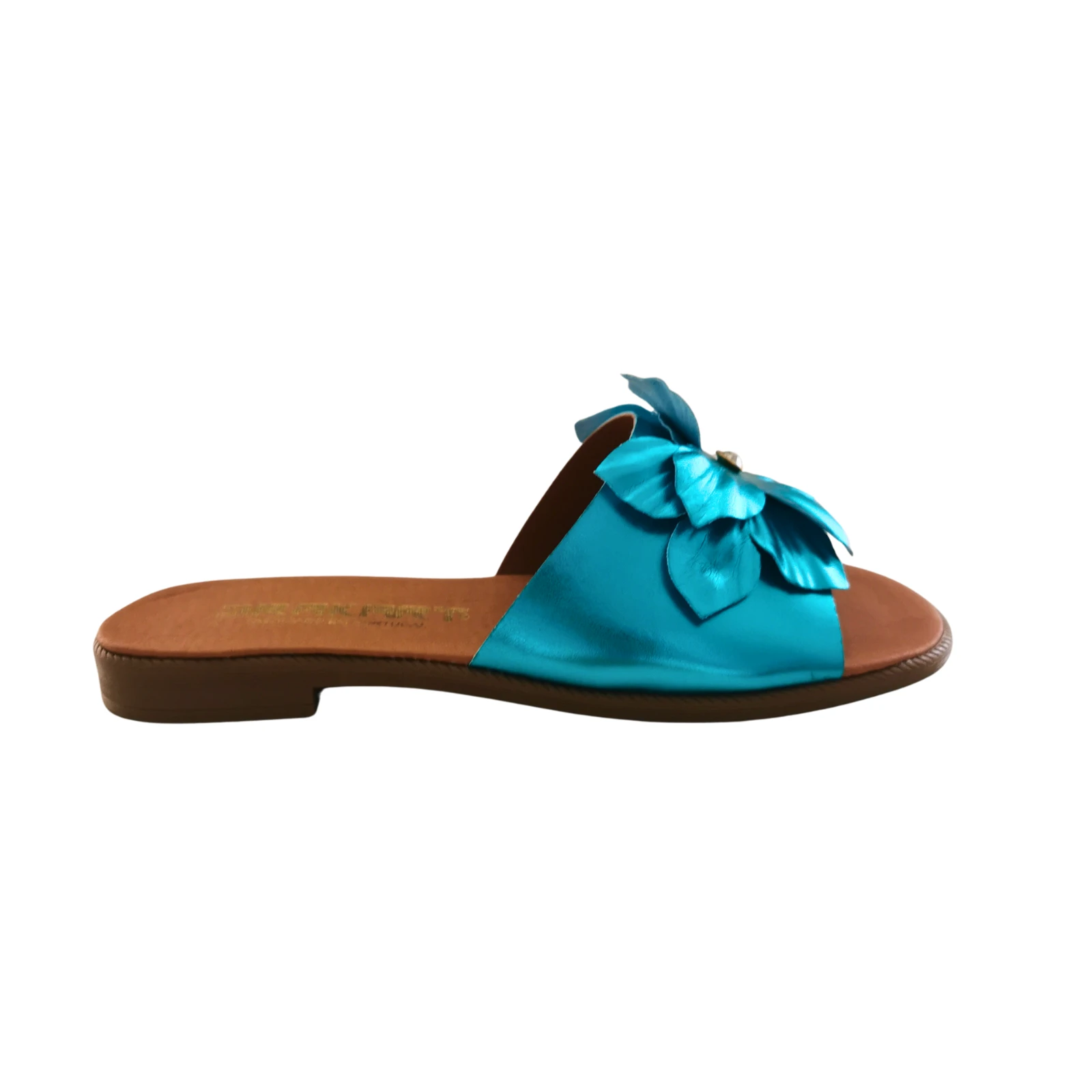 Chinelo Flores