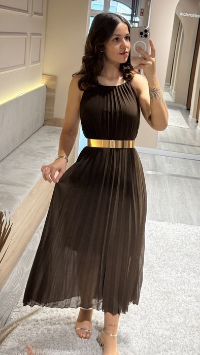 VESTIDO PLISSADO - CASTANHO