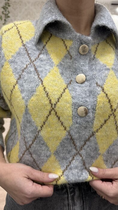 POLO ARGYLE - CINZA & AMARELO