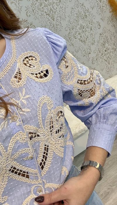 CAMISA BORDADO AZUL
