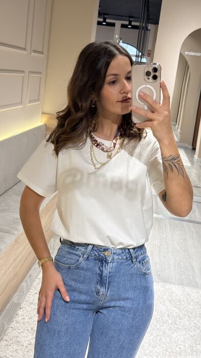 T-SHIRT BÁSICA COM COLAR - BRANCA