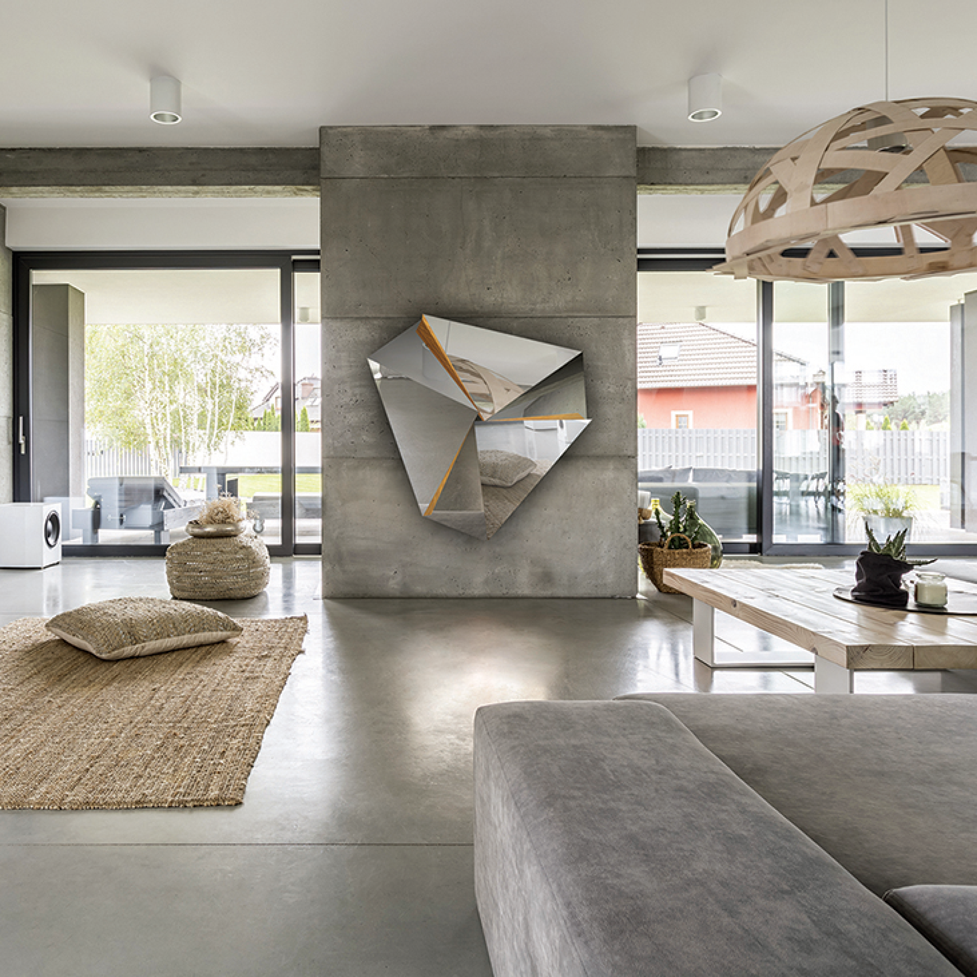 Decorative mirrors and folding screens by MAMOA, handcrafted with sculptural detail in Portugal.