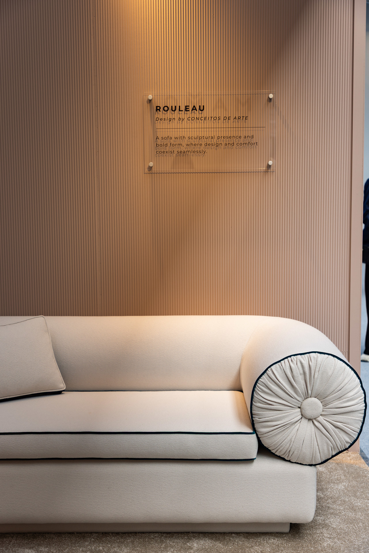 MAMOA-Luxury-Sofa-Decorex-2025