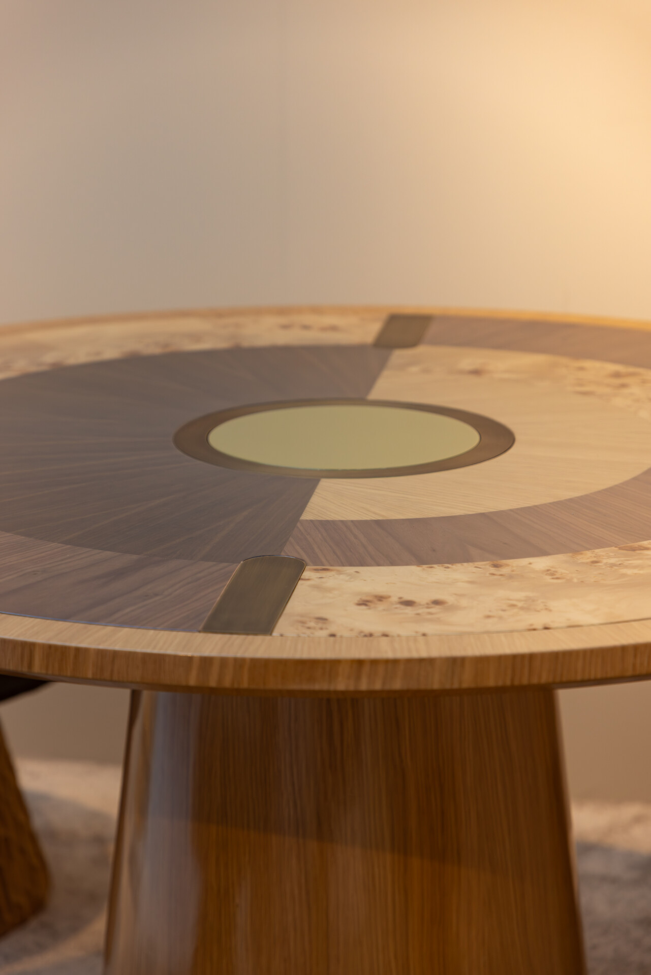 MAMOA-AURELIA-Luxury-Table