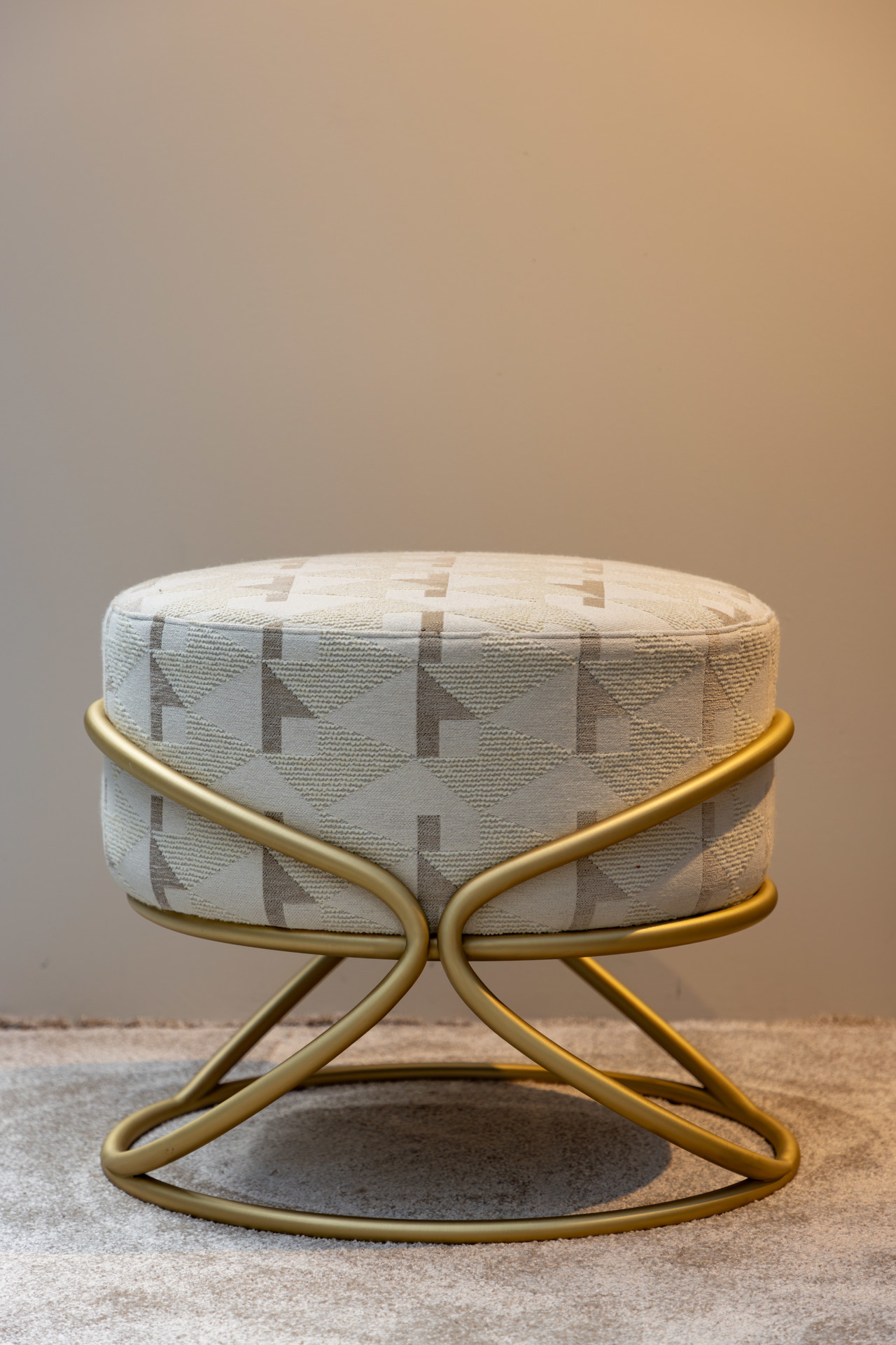 MAMOA-Luxury-Stool-Decorex-2025