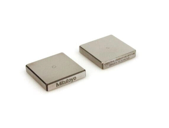 63ASTM641 - 800HV0,3 Vickers Hardness Reference Material com ASTM E92 DAkkS calibration certificate, 30x30x6mm, aço, Mitutoyo