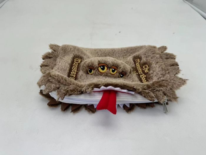 Estojo de Papelaria Harry Potter - Peluche Monster Book of Monsters