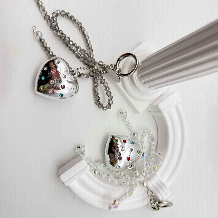 Pendente de Laço com Coração de Glitter e Missangas da Korean Style