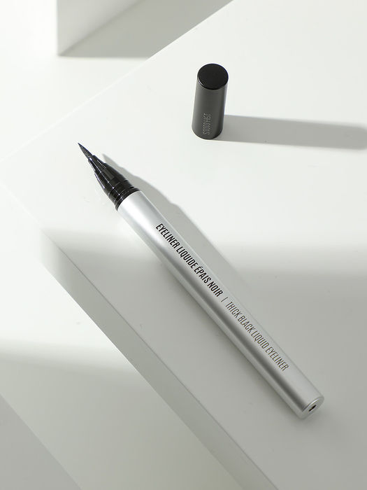 Eyeliner Líquido Preto Grosso