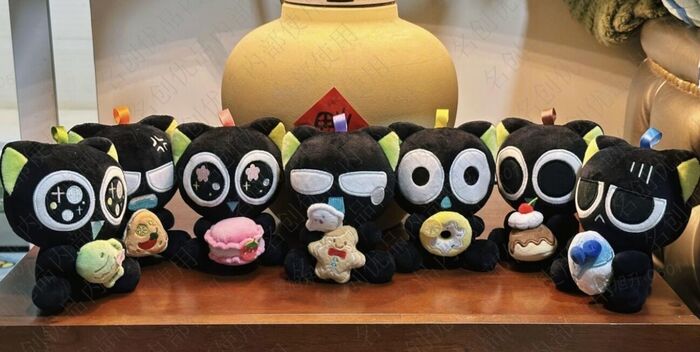 Luo Xiaohei Hug (Blind Box com Pendente de Peluche)