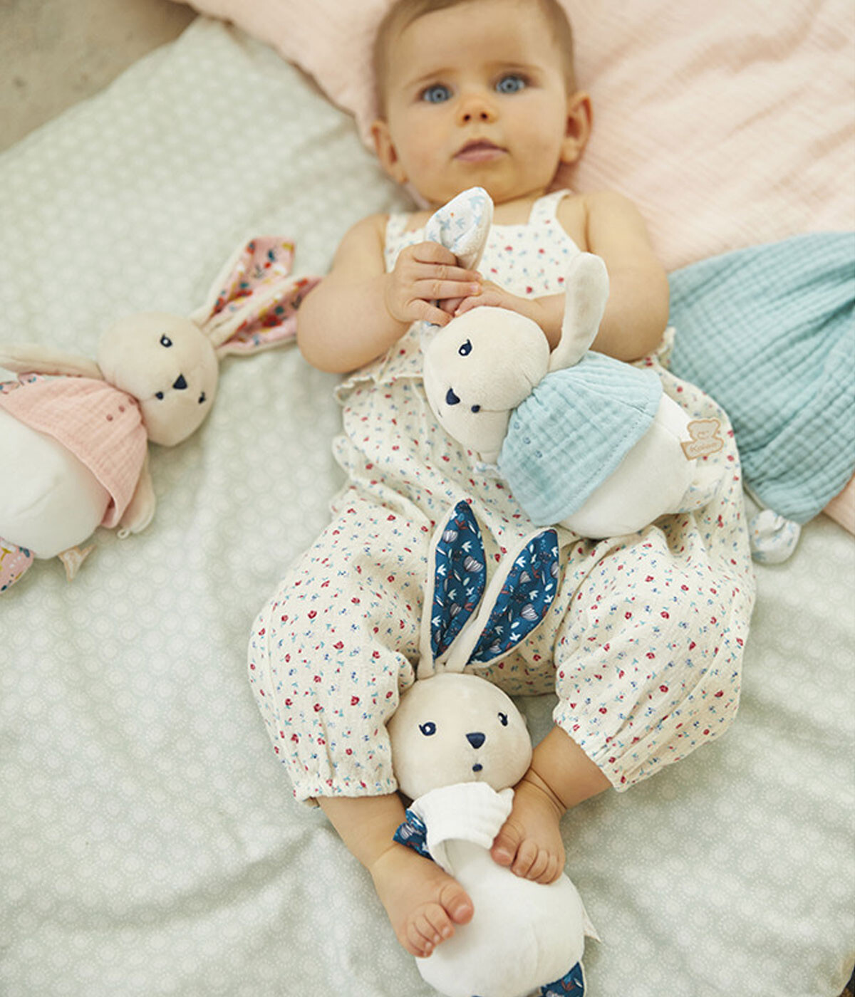 Kaloo Peluche Ovelha com Luz de Presença para Bebé