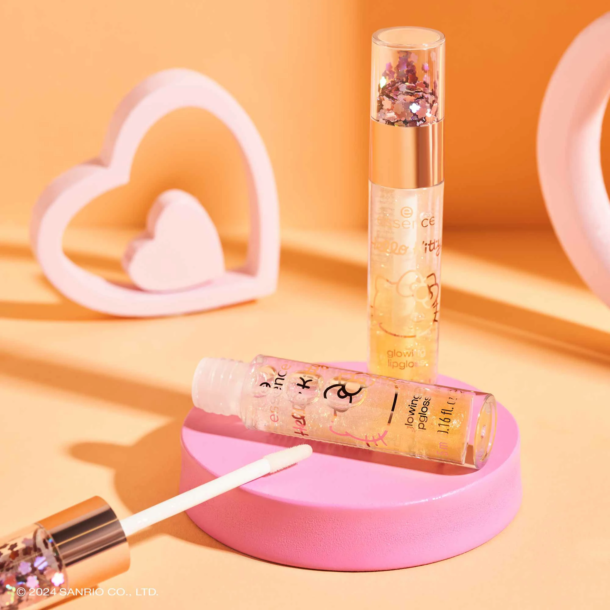 Essence Hello Kitty Gloss de Lábios 02 - Brilho Delicado e Embalagem com Confetes Móveis