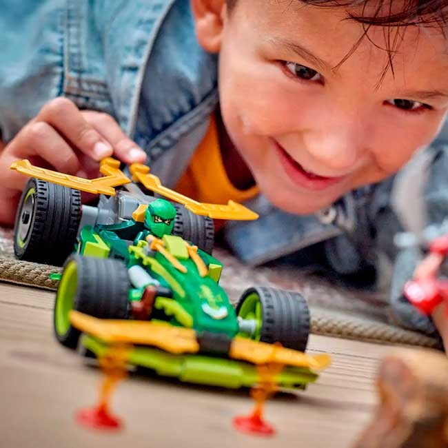 LEGO® NINJAGO®: Lloyd’s Pull-Back Race Car (71828) 4