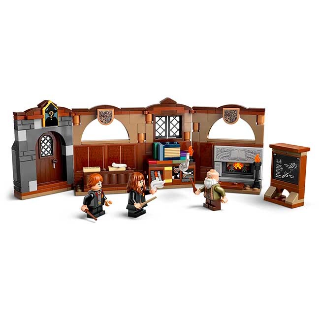 LEGO® Harry Potter™: Hogwarts™ Castle: Charms Class (76442) 2