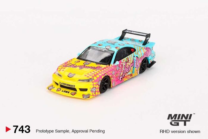 MINI GT Nissan LB-Super Silhouette S15 SILVIA LBWK KUMA 1/64 (743)
