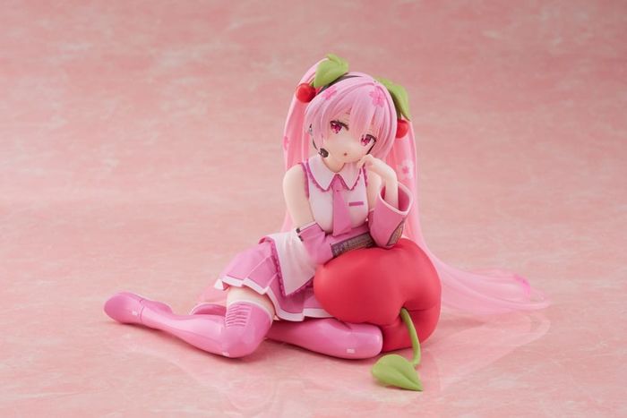 Taito Hatsune Miku Desktop Cute Figure Sakura Miku Cherry Cushion Version