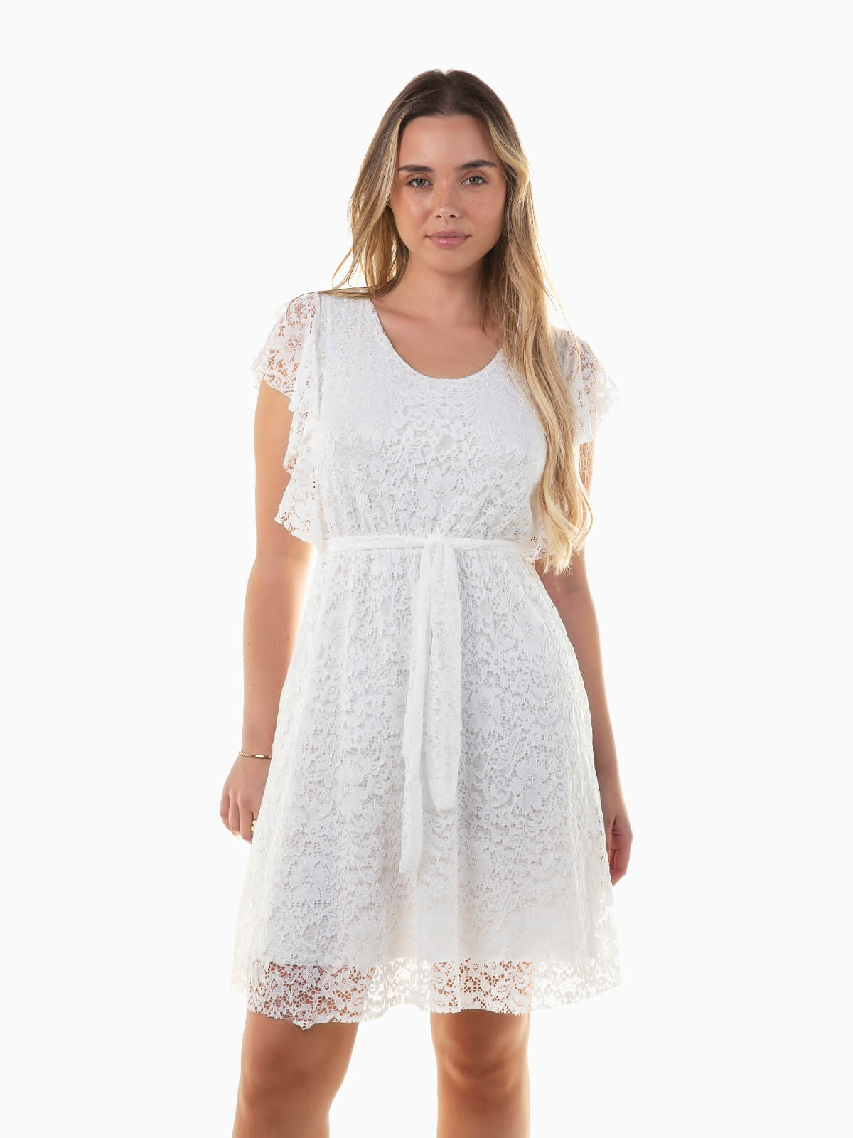 Vestido curto branco em renda