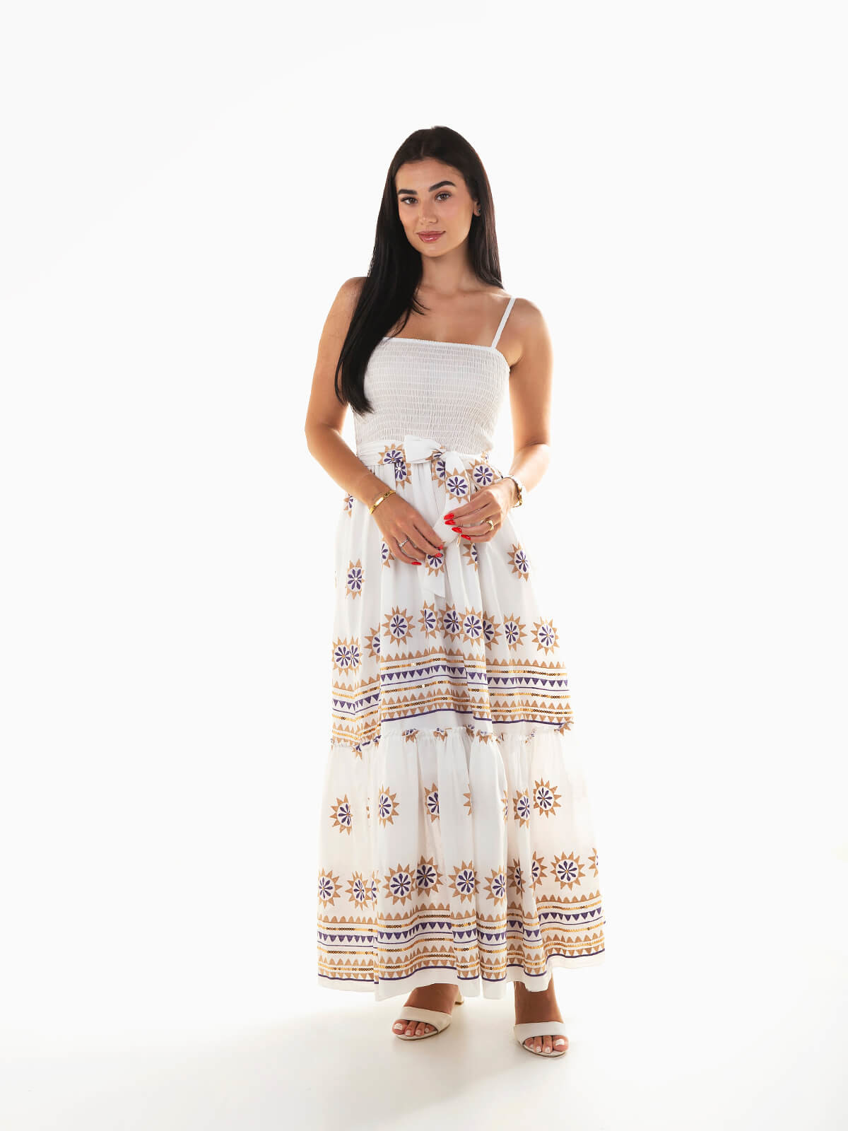 Vestido comprido branco com bordados