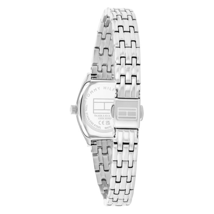 Relógio Tommy para mulher com bracelete e caixa prateada, visto por trás.