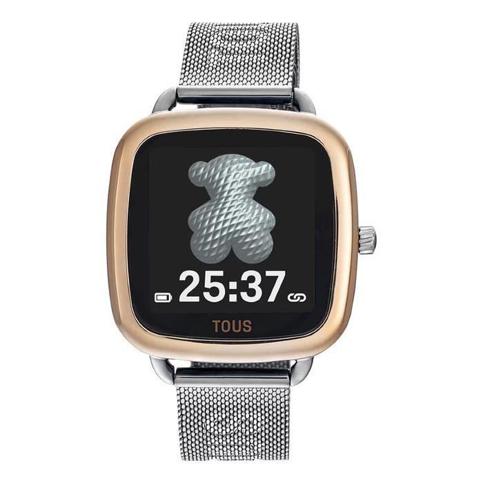 Smartwatch Tous de bracelete milanesa prateada, bisel em rose gold e um mostrador digital tátil.