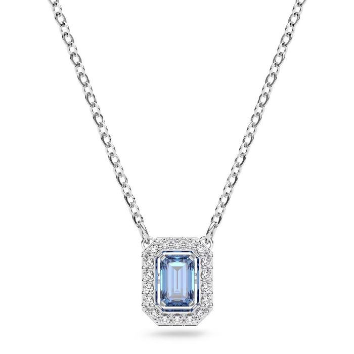 Colar prateado da Swarovski com um pendente com cristais incolores e uma pedra azul no centro.