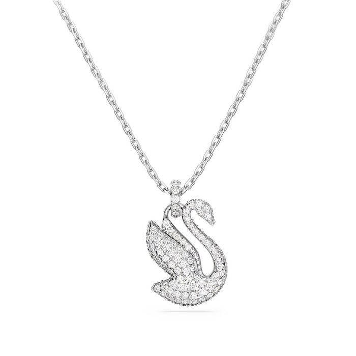 Colar prateado Swarovski com um pendente em forma de cisne cravado de cristais incolores.
