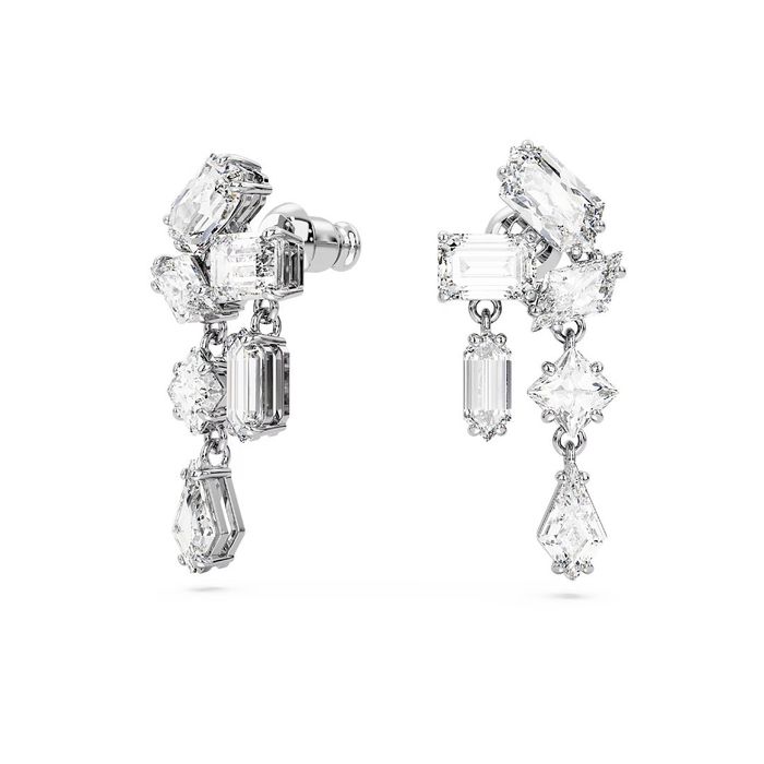 Brincos prateados Swarovski compostos de cristais incolores de diferentes formas.
