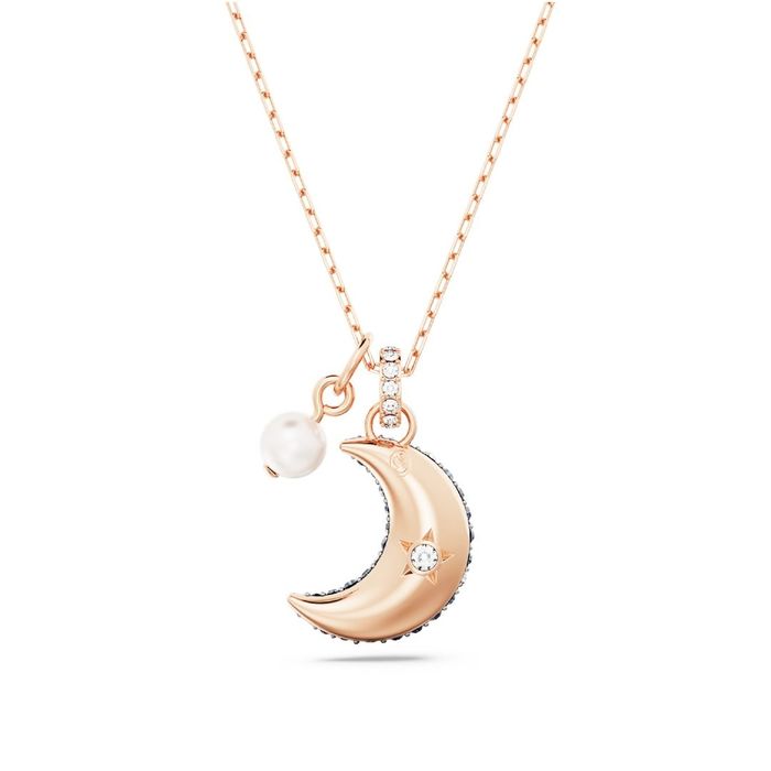 Vista traseira de um colar rose gold Swarovski com um pendente de uma pérola e a forma de uma lua.