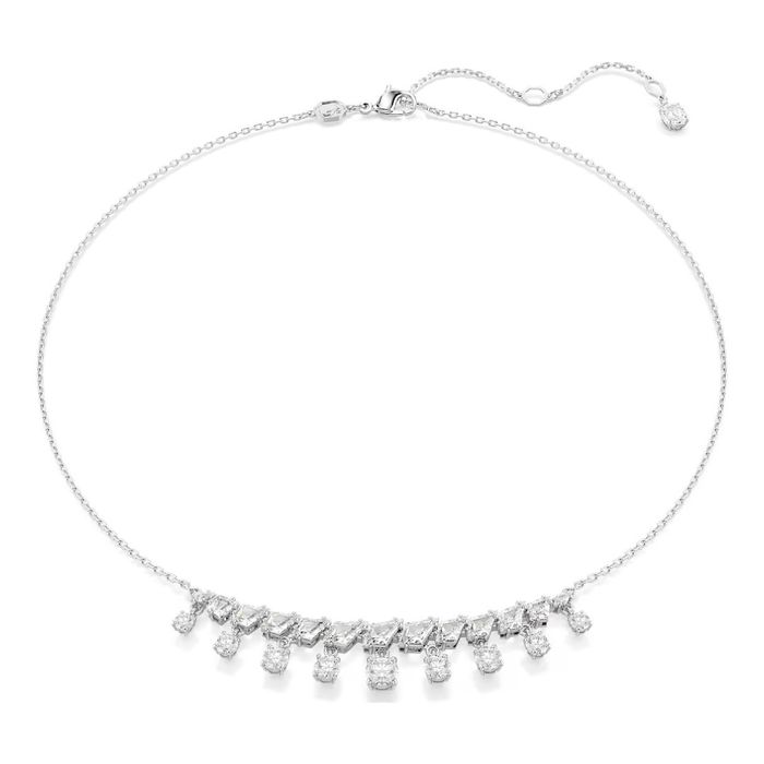 Colar prateado Swarovski com pequenos pendentes de cristais incolores na frente.