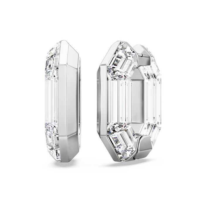 Brincos prateados Swarovski com cristais à volta da forma octogonal com recorte no centro.