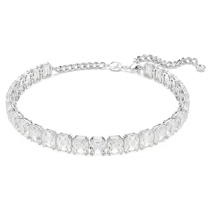 Colar prateado Swarovski de malha com cristais incolores e um fecho ligado a um fio com uma pedra.
