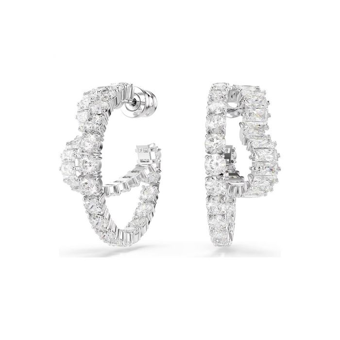 Argolas Swarovski pateadas com dois aros cravados de cristais, um deles com a forma de um coração.