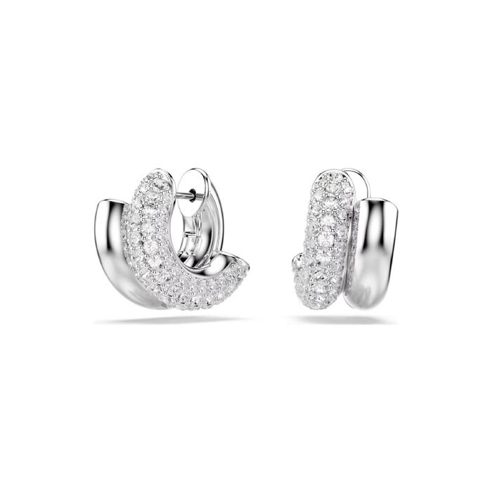 Brincos prateados com cristais swarovski estilo de argola que revelam luxo.