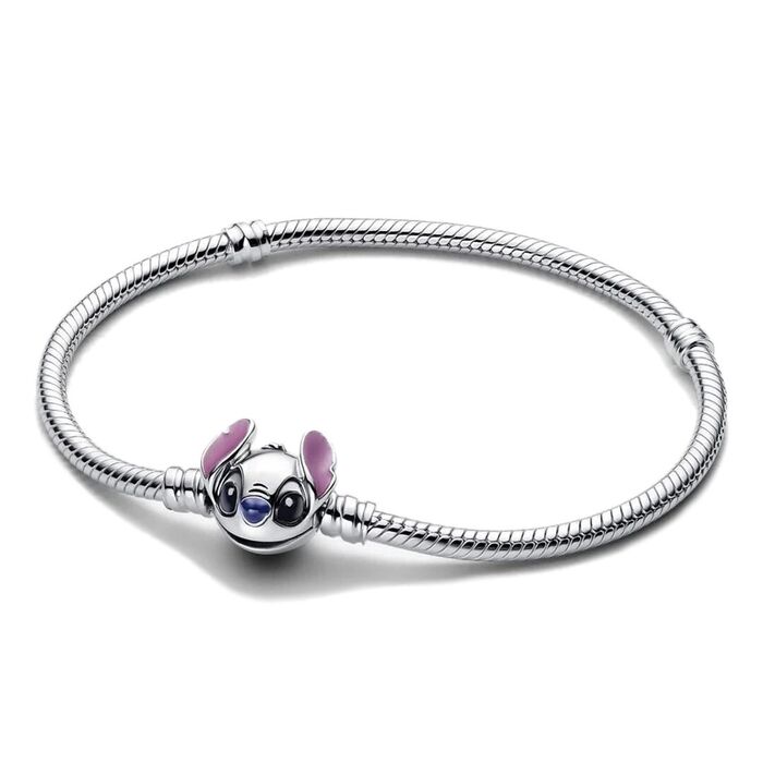 Pulseira Pandora de fecho na forma da cabeça da personagem Stitch com esmalte rosa, azul e preto.
