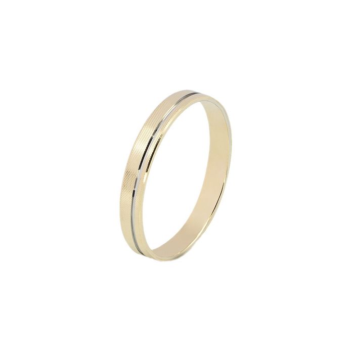 Aliança de casamento da Zerus em ouro dourado de 9kl com um friso em ouro branco de 9kl.