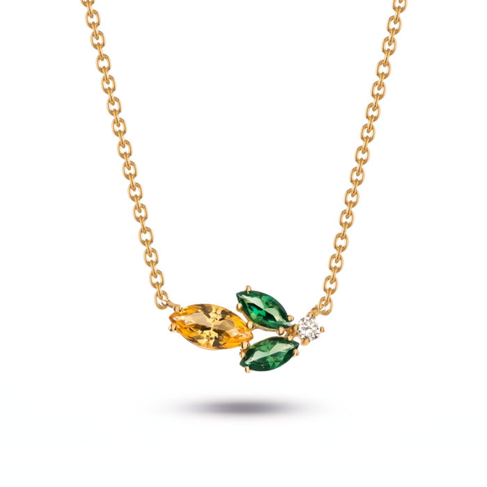 Colar em ouro amarelo com pendente de um diamante e três pedras topázio, de cor verde e amarela.