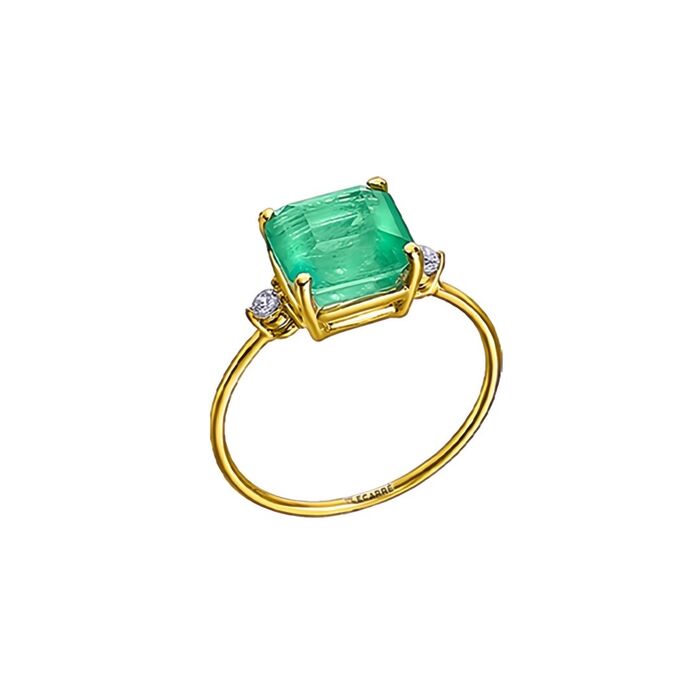 Anel feminino LECARRÉ em ouro amarelo de 18 quilates, com quartzo verde e dois topázios brancos.