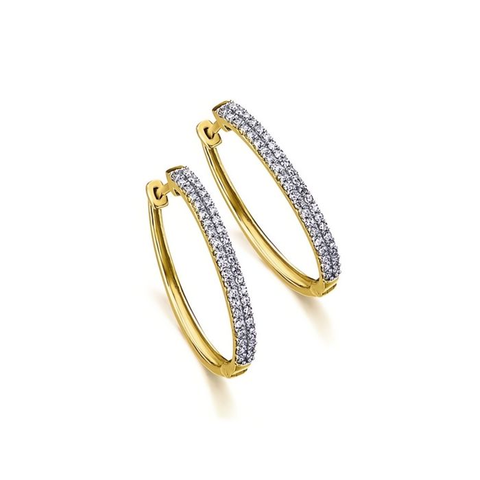 Argolas femininas LECARRÉ em ouro amarelo de dezoito quilates, com diamantes na parte frontal.