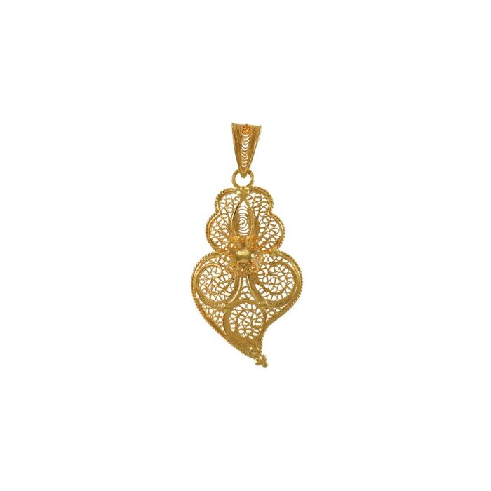 Medalha em ouro amarelo, pendente de estilo coração de viana, com o típico trabalhado de filigrana.