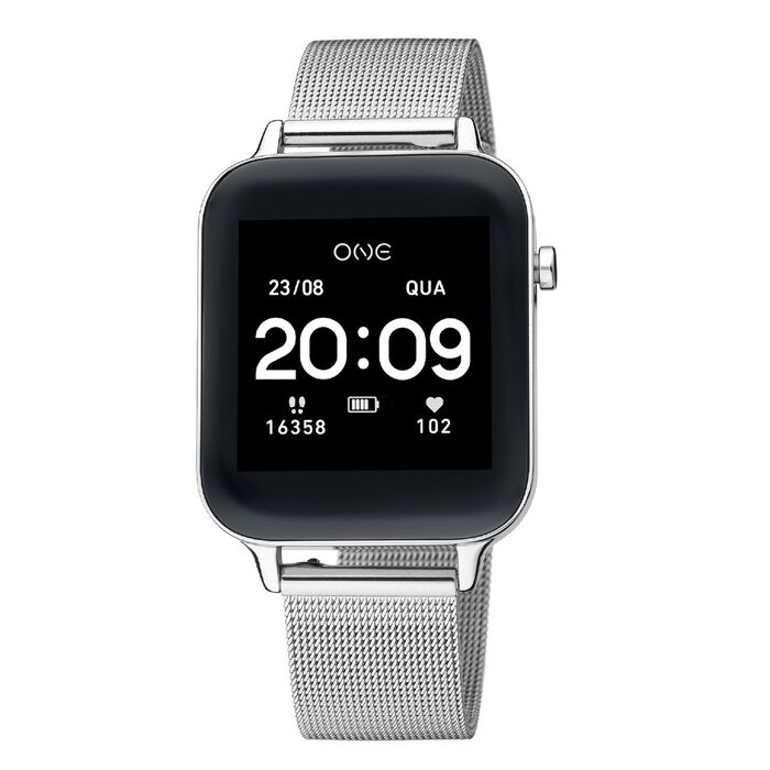 Smartwatch feminino One de bracelete malha milanesa prateada e com caixa retangular com números.