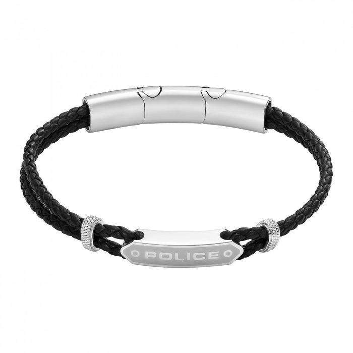 Pulseira Police em couro preto e com um fecho e uma chapa prateada com o nome inscrito da marca.