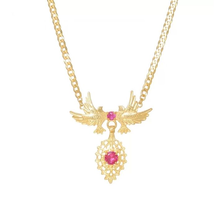 Colar dourado Portugal Jewels com pendente de duas pombas com pedras rosas e um pendente de viana.