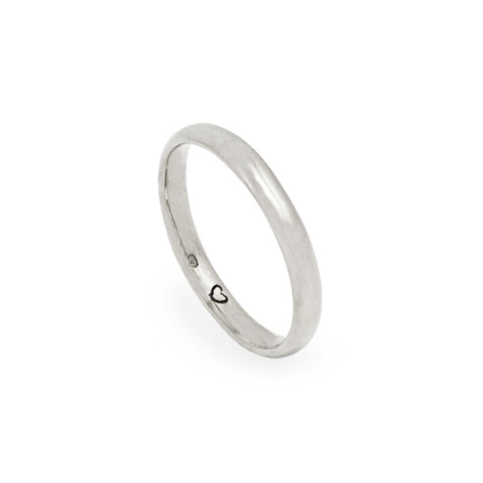 Aliança de casamento em ouro branco de 19.2kl de acabamento polido com 3mm de largura.