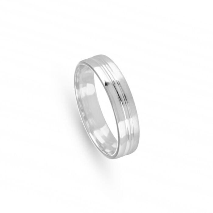 Aliança de casamento da Romantis em ouro branco de 19.2kl com um acabamento polido e lixado.