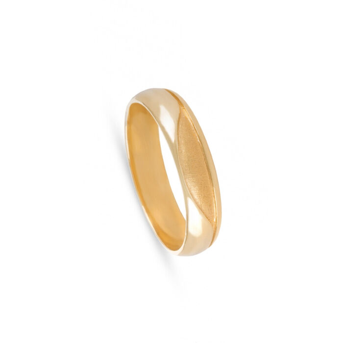 Aliança de casamento tradicional em ouro amarelo de 19.2kl, de acabamento polido e 4.5mm de largura.